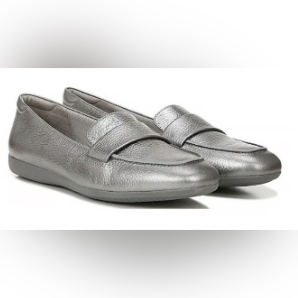 New - Women’s Naturalizer Genn-Flow Metallic Leather Loafers - Size 8.5M